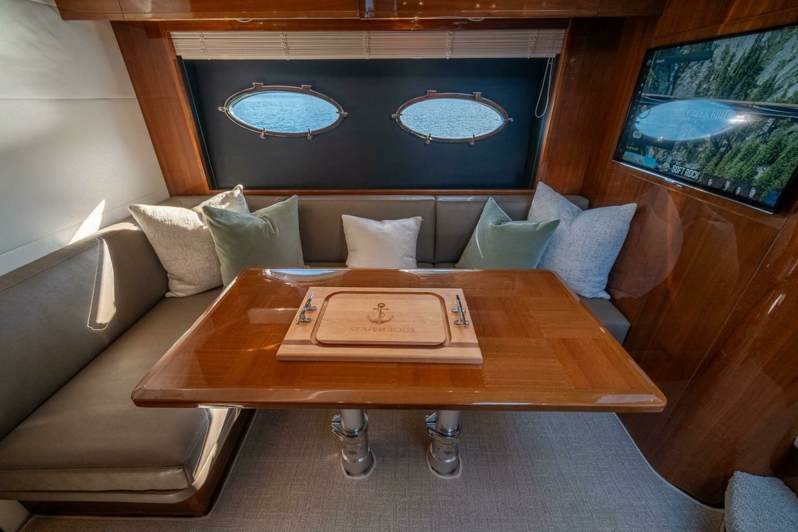2016 Princess V48 - Photo 22
