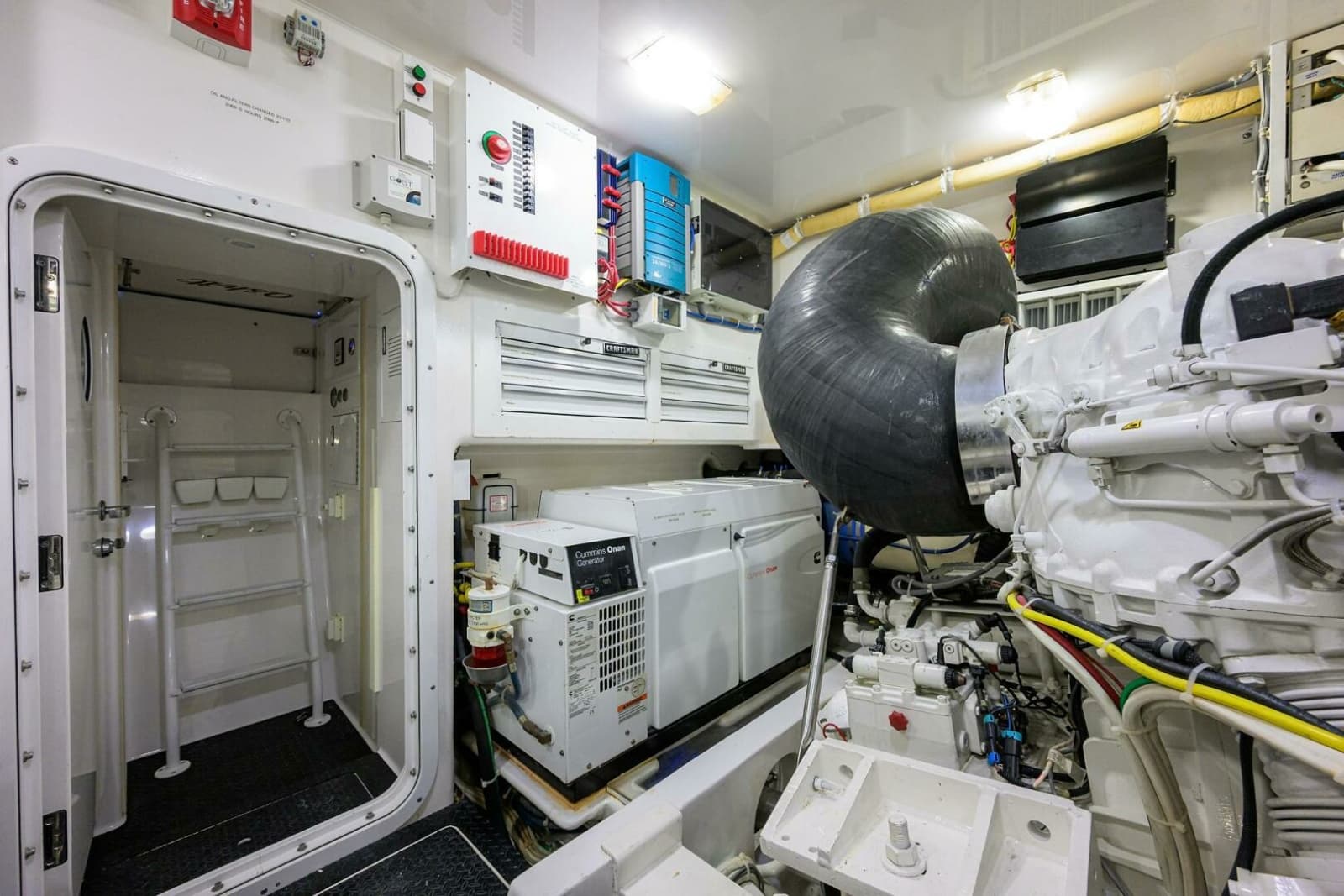 2014 Viking 76 Enclosed Bridge - Photo 68