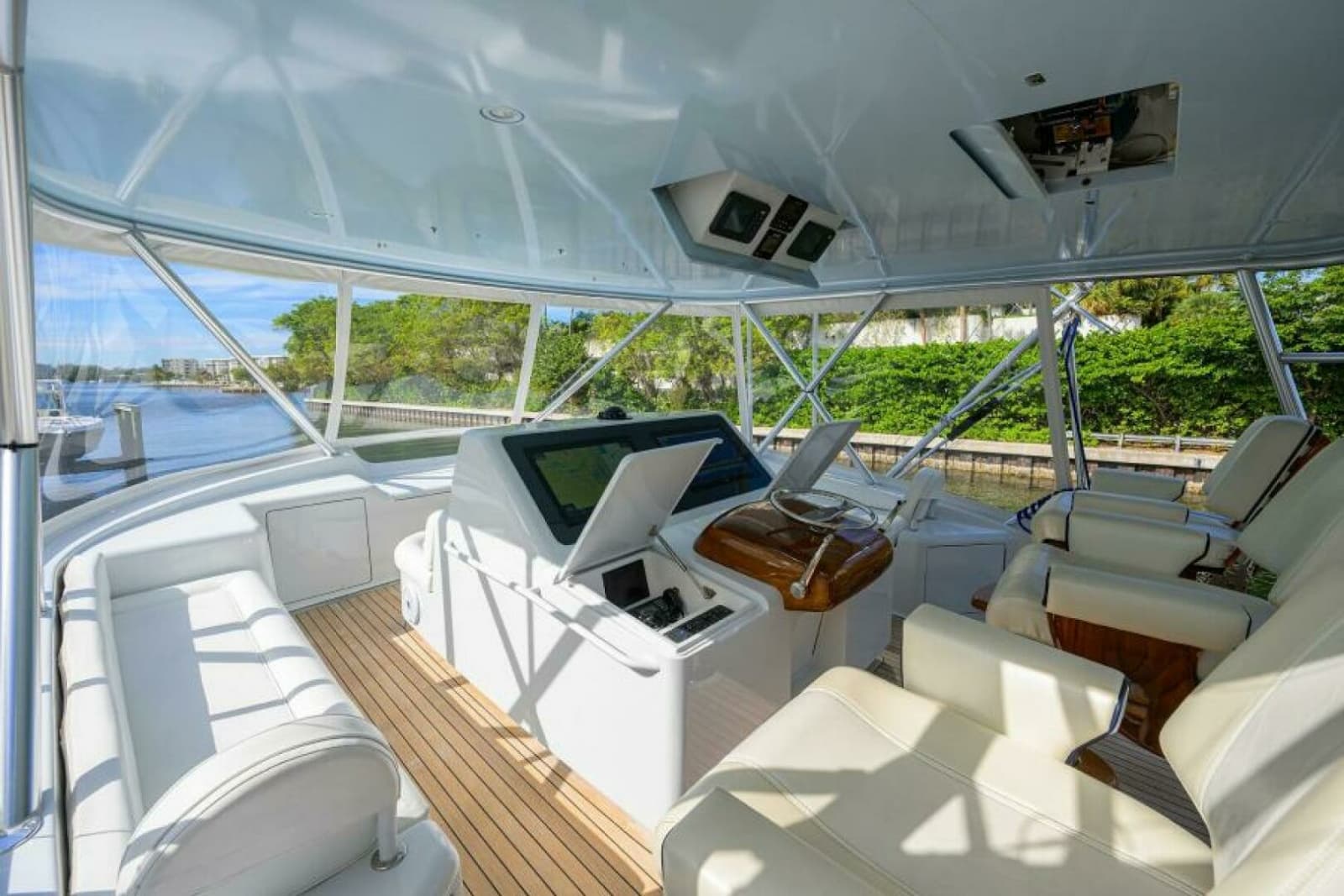 2008 Viking 60 Convertible - Photo 22