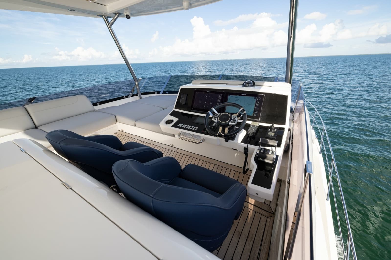 2022 Sunseeker Manhattan 68 - Photo 13