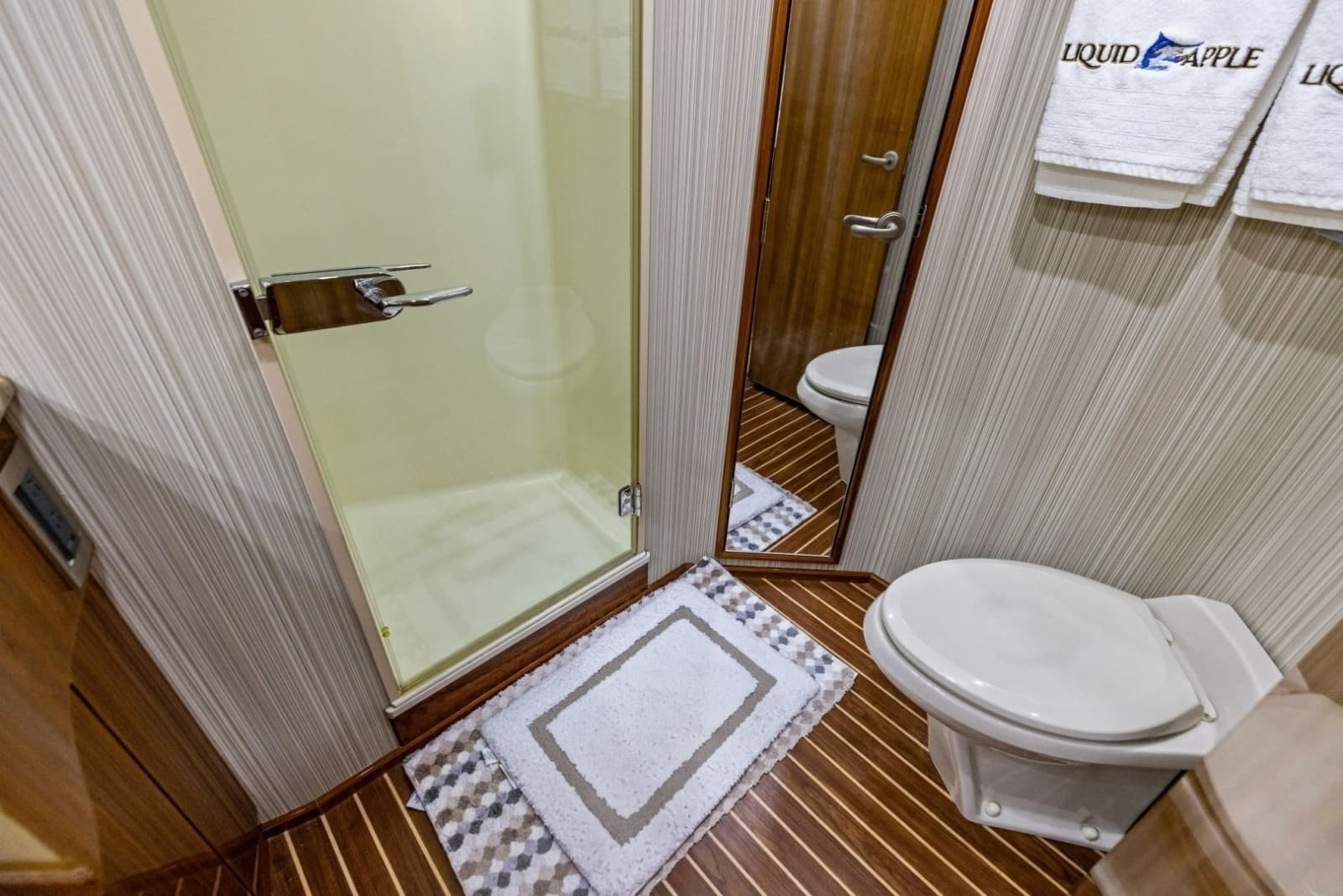 2008 Viking 68 Skybridge - Photo 91