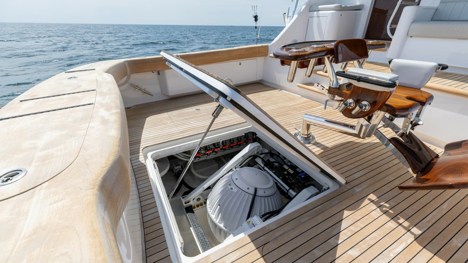 2025 Viking 74 Convertible - Photo 45