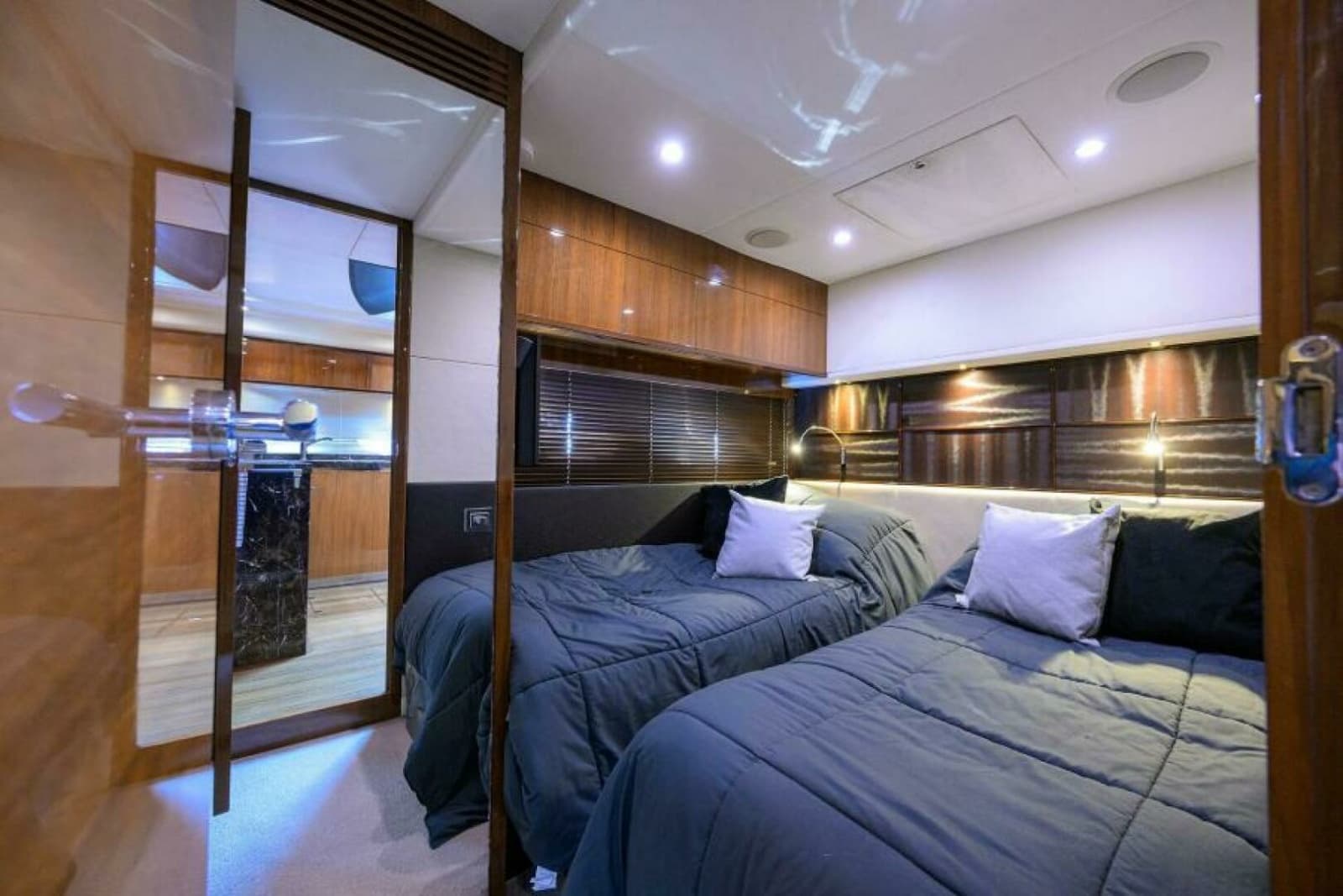 2013 Princess V72 Express Yacht - Photo 33