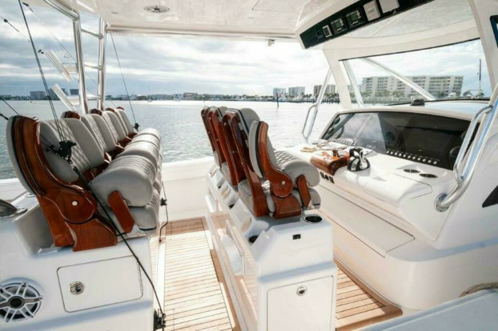 2021 Valhalla Boatworks V-46 - Photo 2