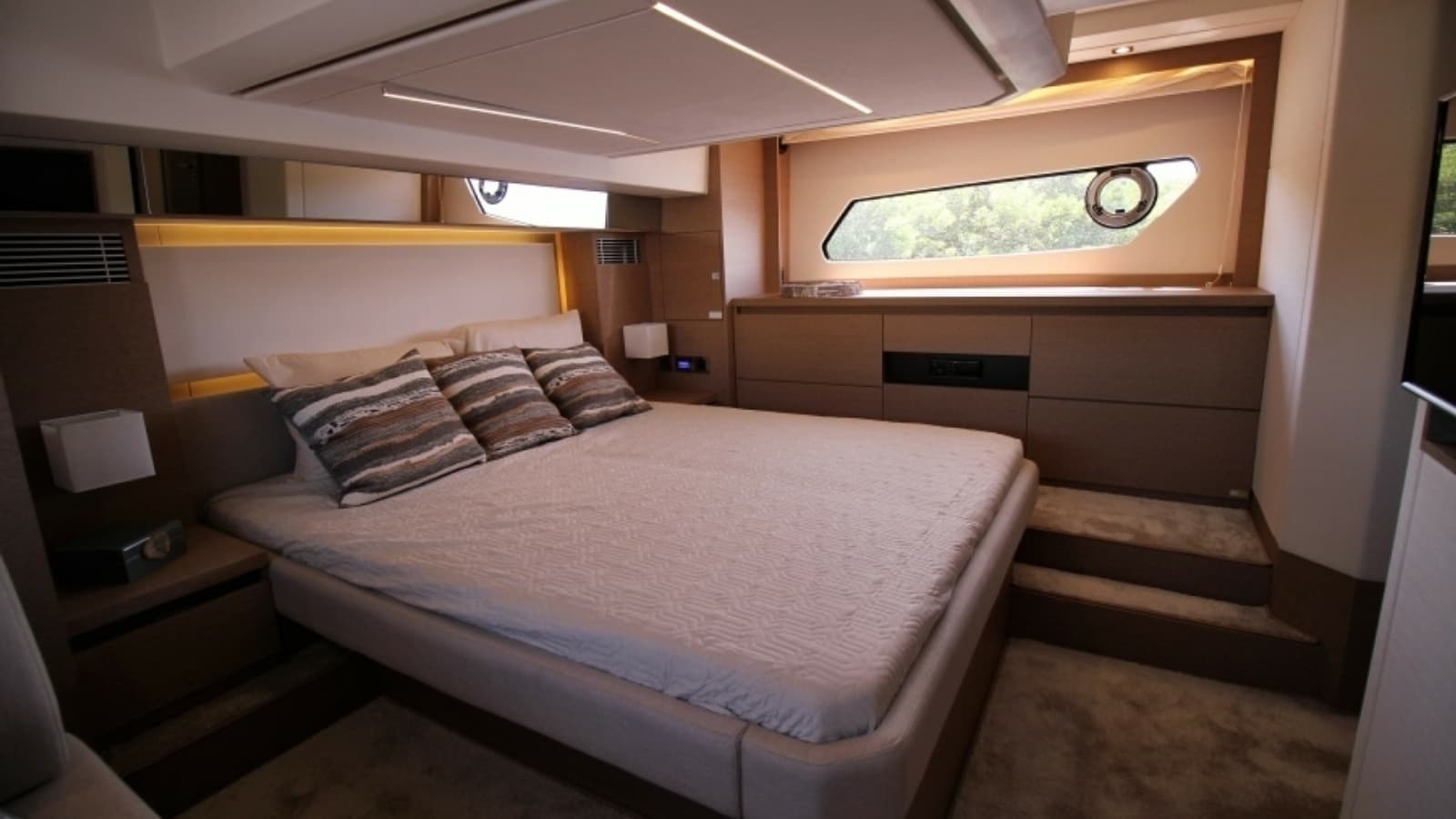2018 Prestige 460 - Photo 18