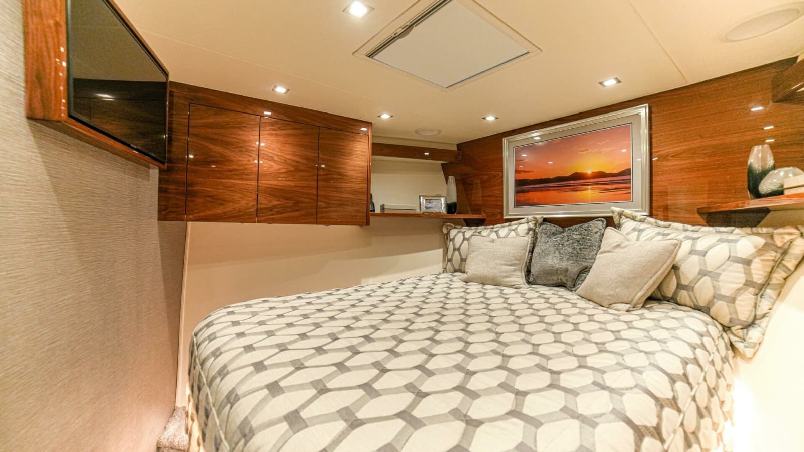 2023 Viking 72 Convertible - Photo 54