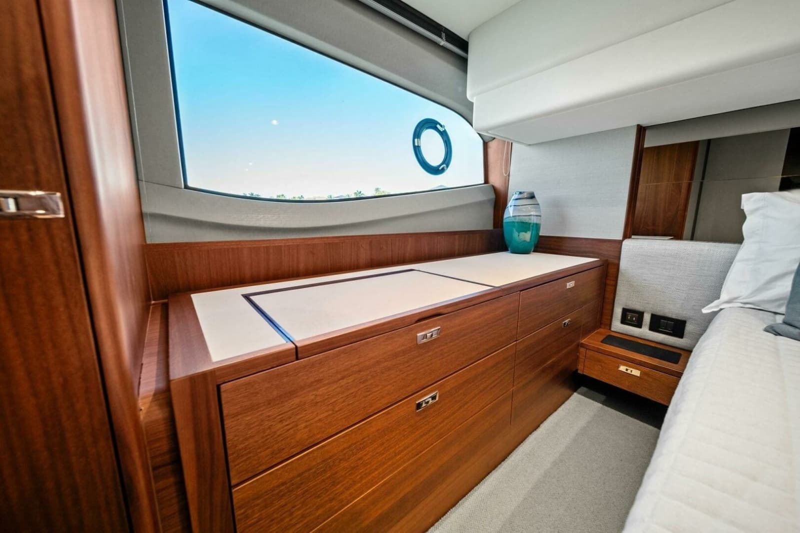 2023 Princess F50 - Photo 32