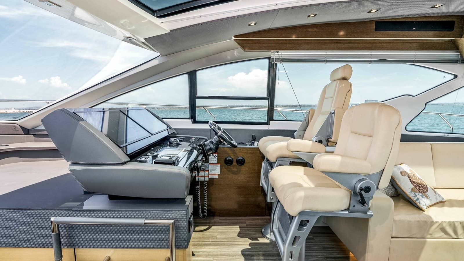 2017 Cruisers 60 Cantius  - Photo 12