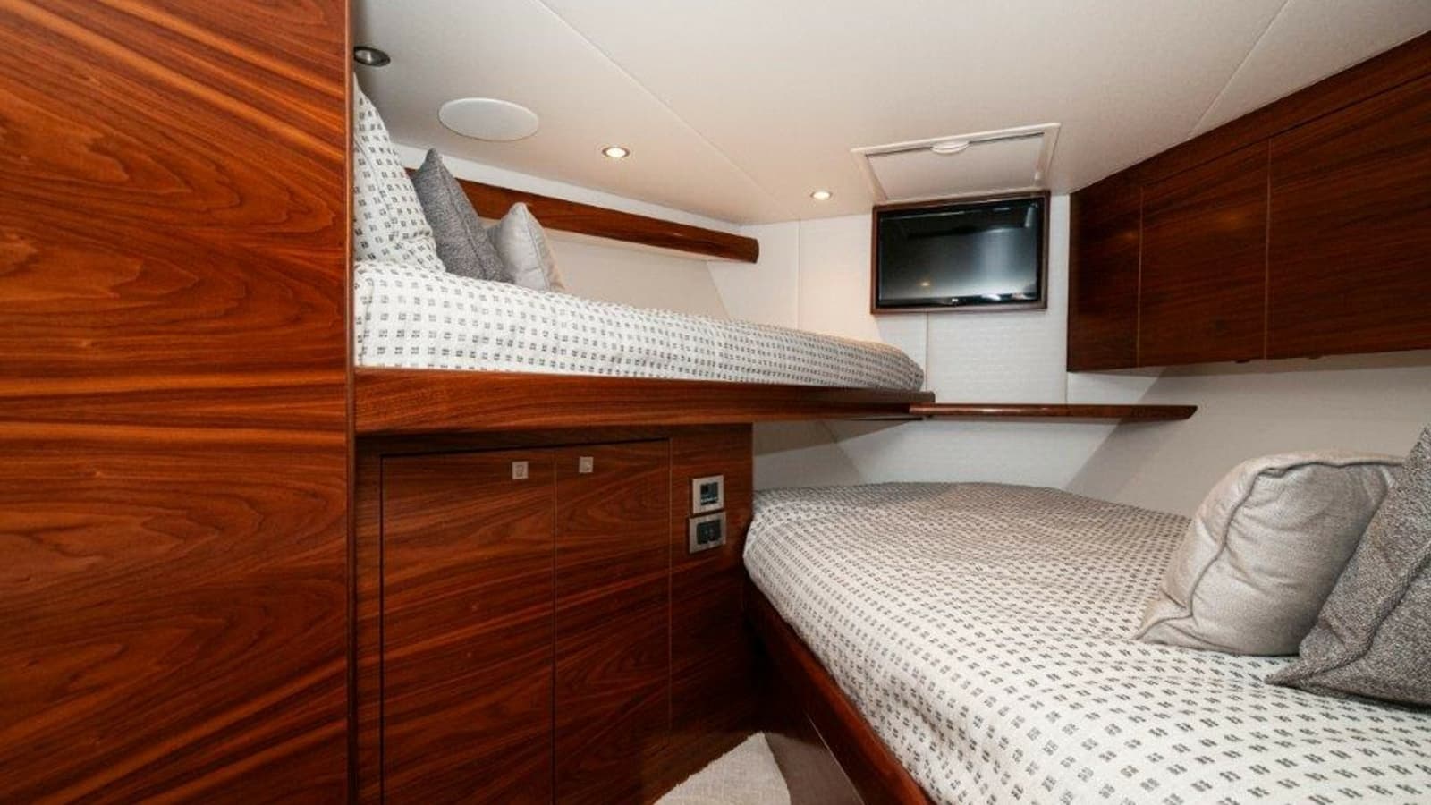 2025 Viking 58 Convertible - Photo 24