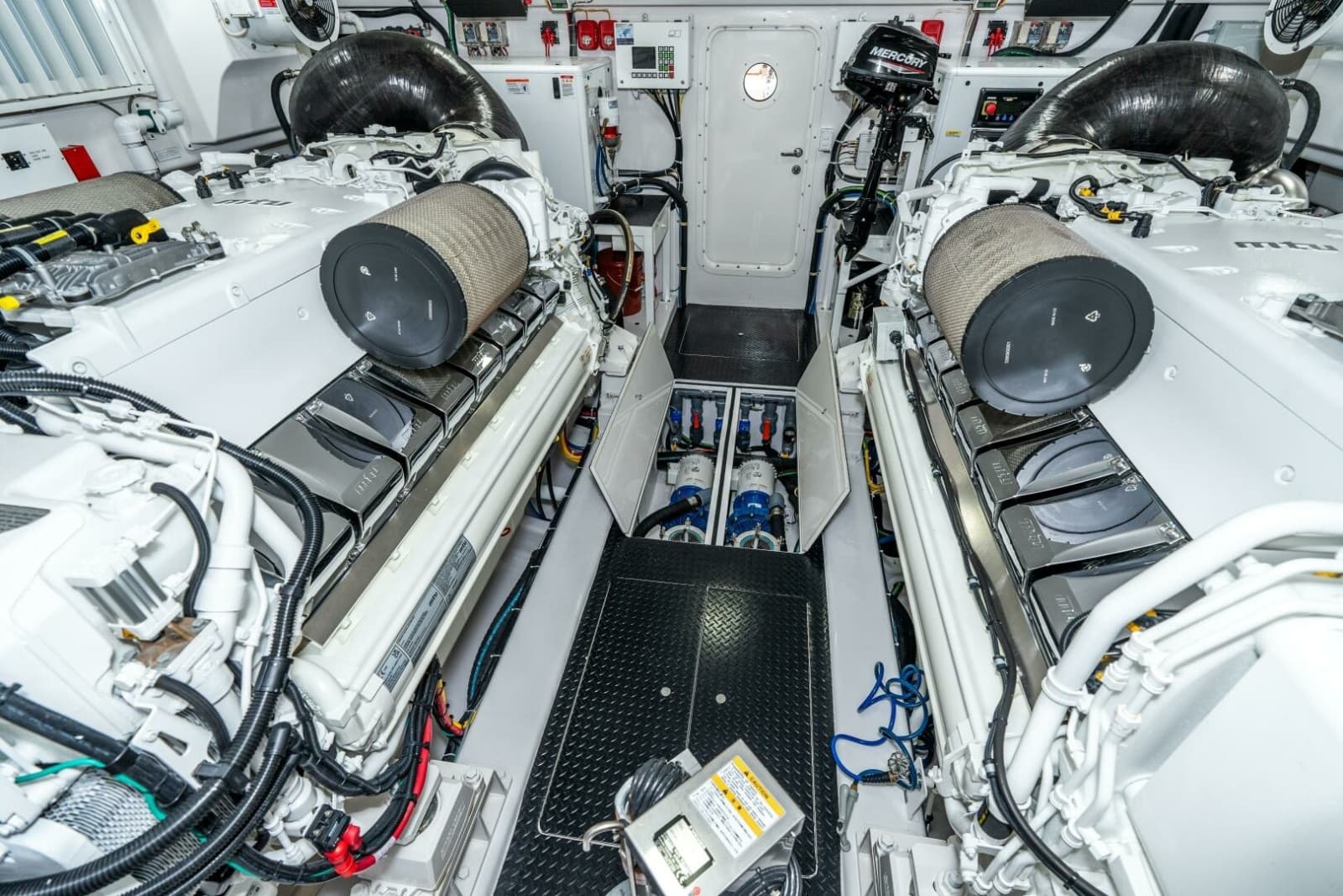 2025 Viking 90C - Photo 85
