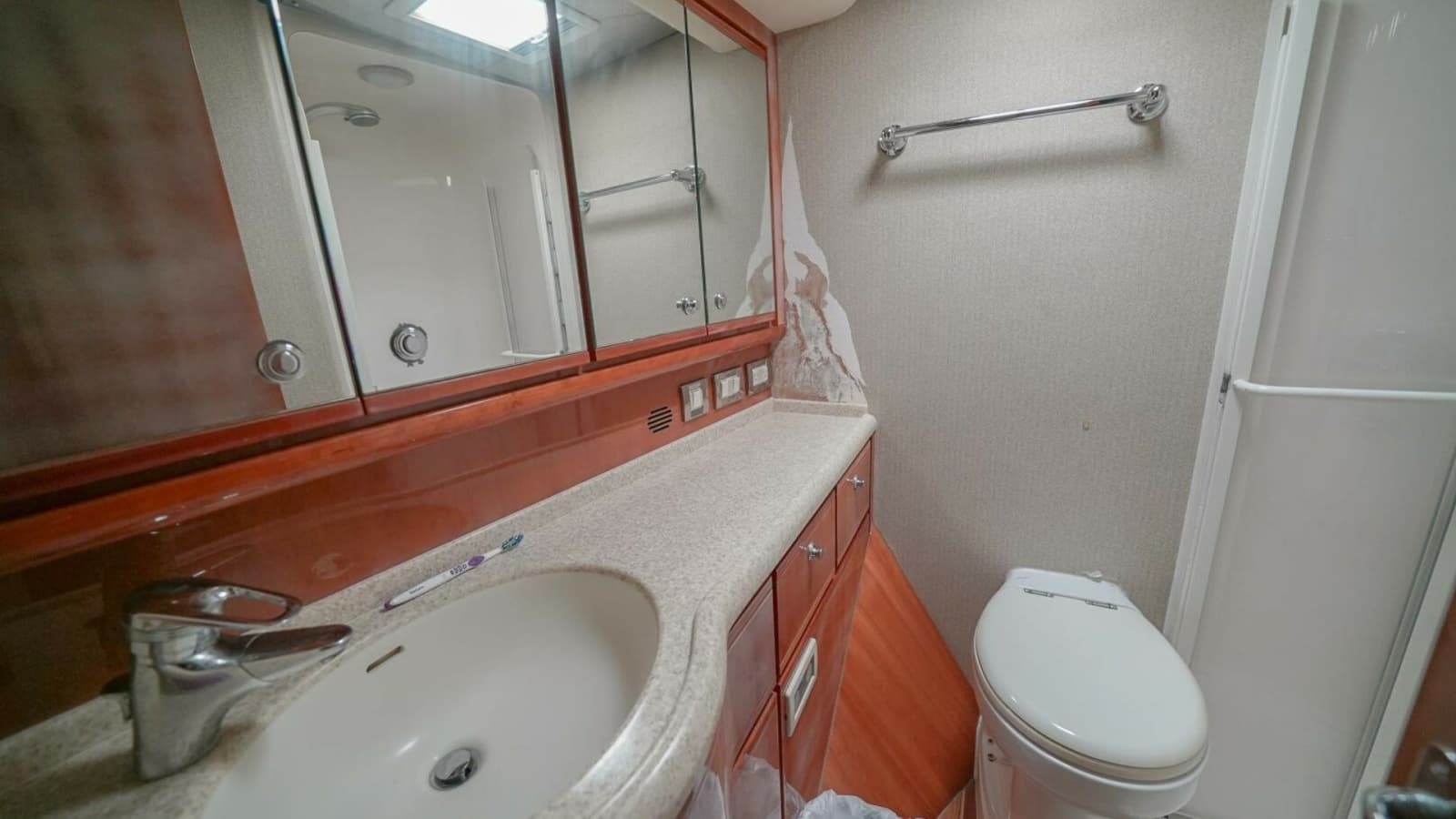 2007 Bertram 51 Convertible - Photo 27