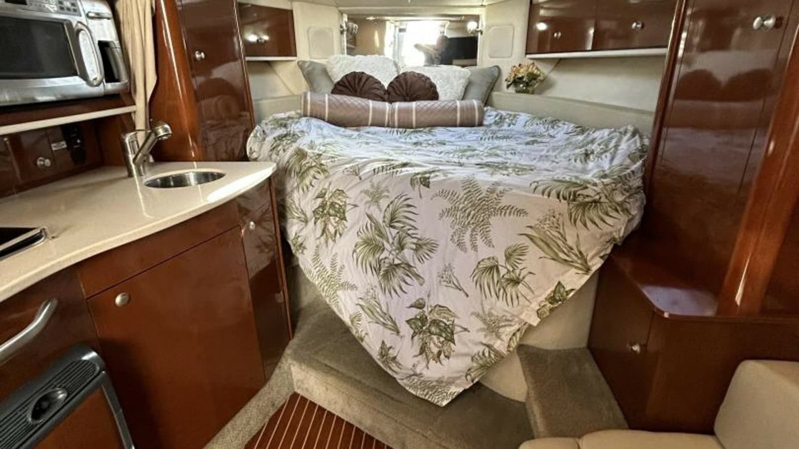 2009 Sea Ray 310 Sundancer - Photo 10
