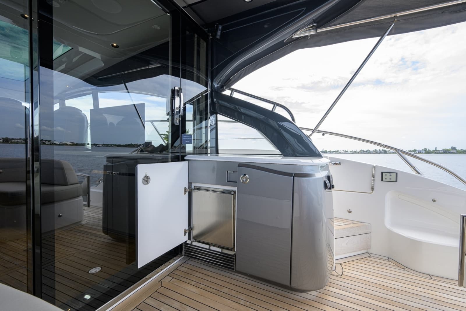 2024 Princess V50 - Photo 28