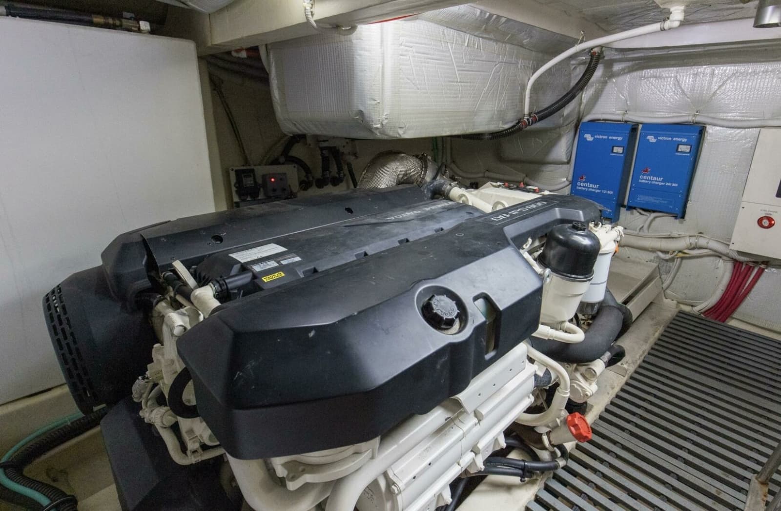 2019 Tiara Yachts C49 Coupe - Photo 87