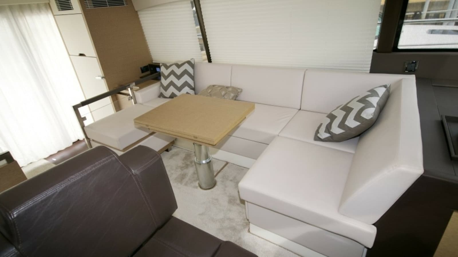 2018 Prestige 460 - Photo 9