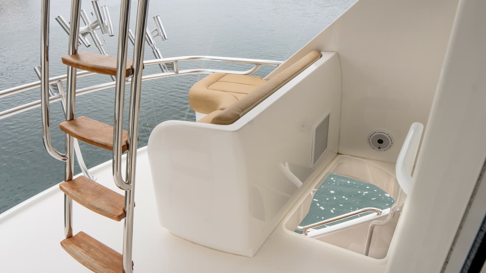 2020 Viking 92 Skybridge - Photo 69