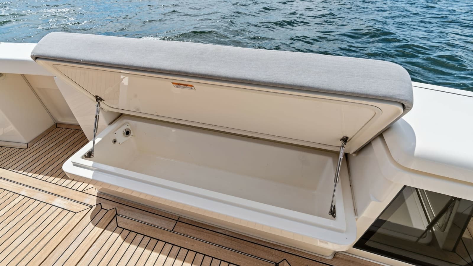 2021 Riviera 57 Enclosed Bridge - Photo 35
