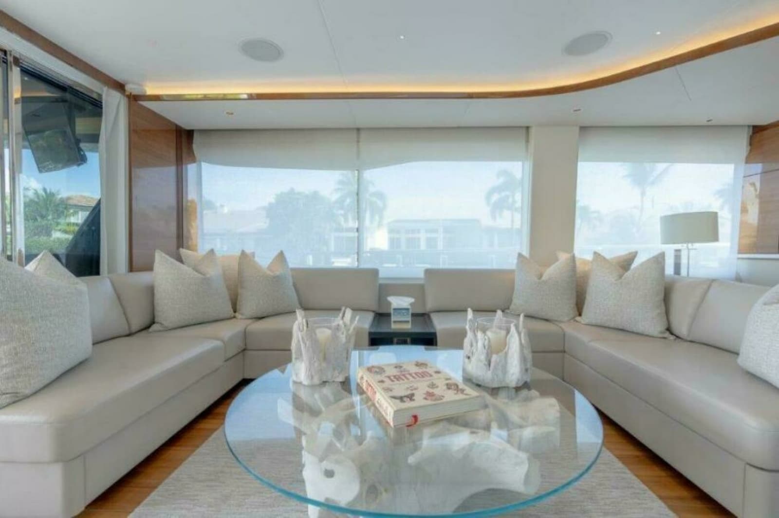 2019 Princess 85 Motor Yacht - Photo 2