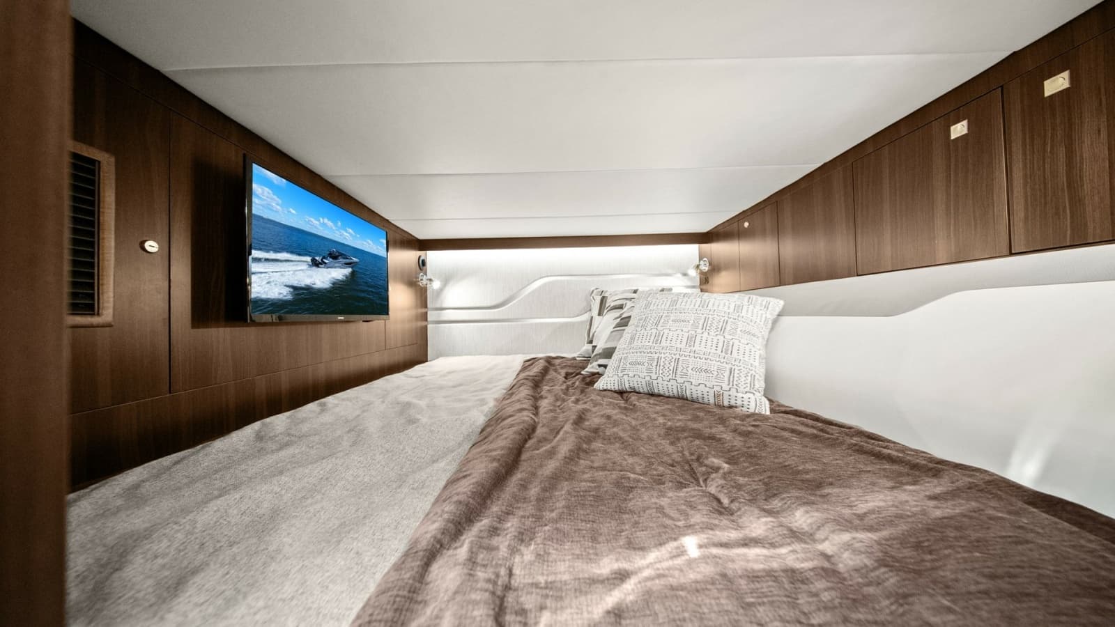 2023 Cruisers Yachts 42 GLS - Photo 28