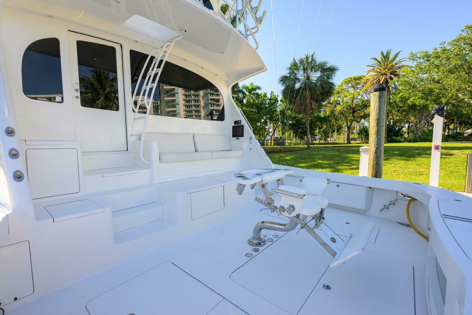 2014 Viking 76 Enclosed Bridge - Photo 60