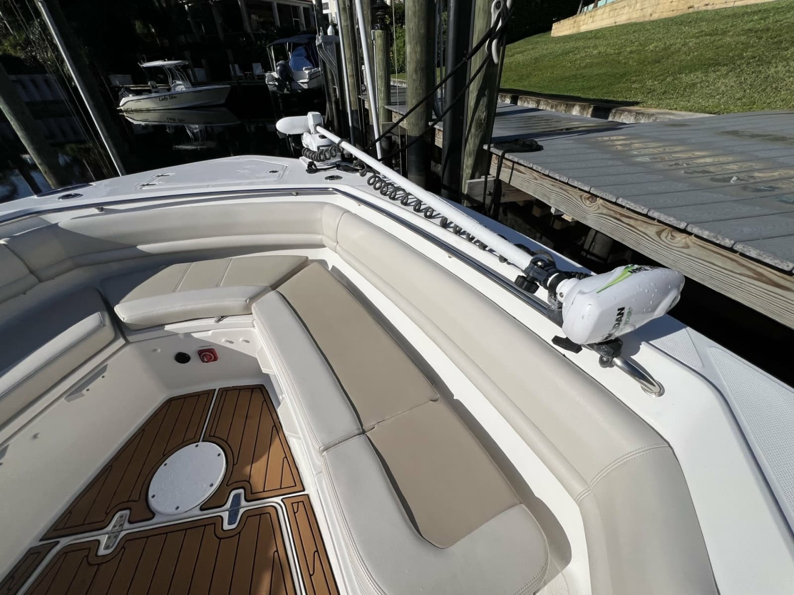 2017 Boston Whaler 380 Outrage - Photo 11