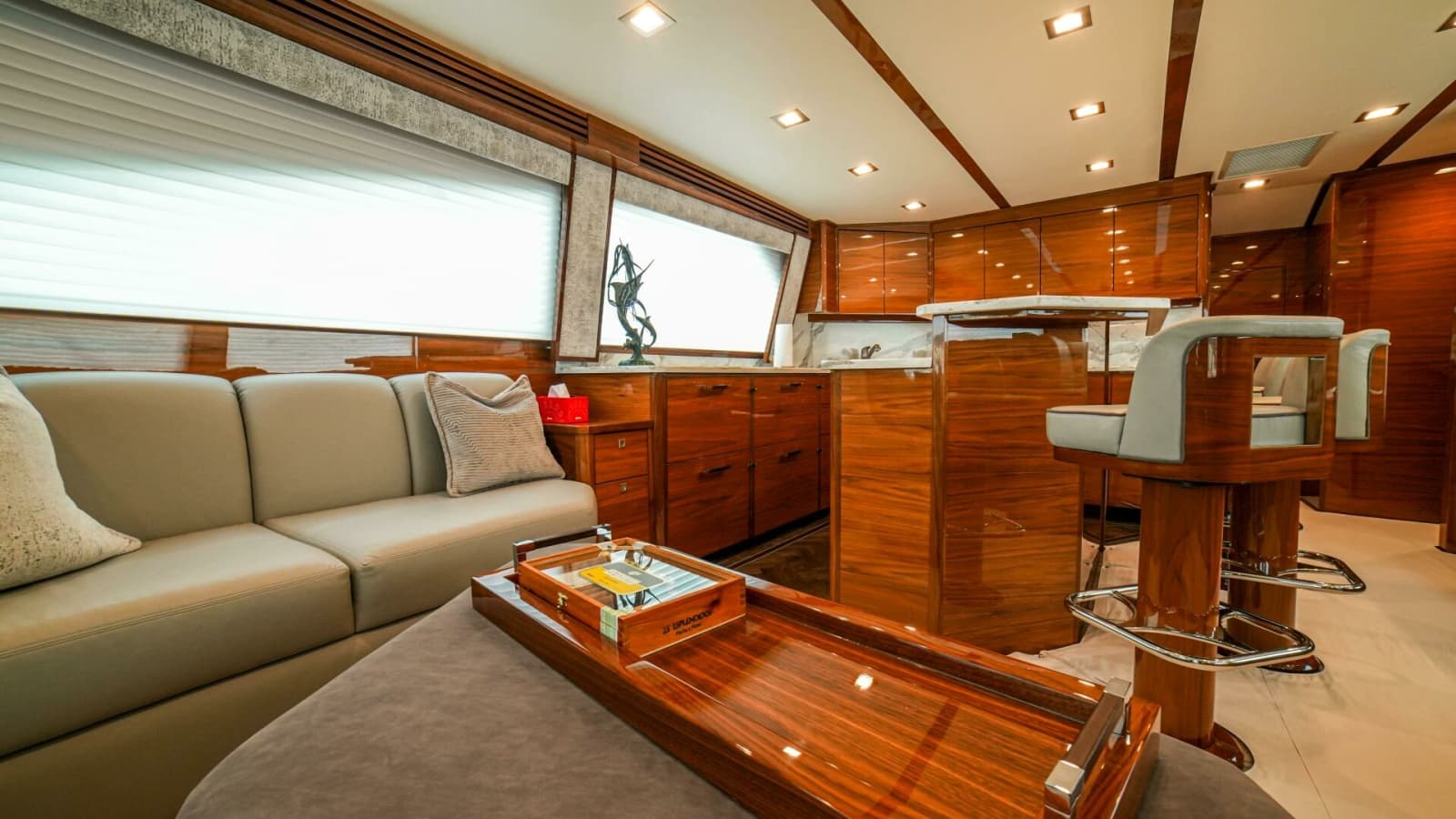 2023 Viking 72 Convertible - Photo 31