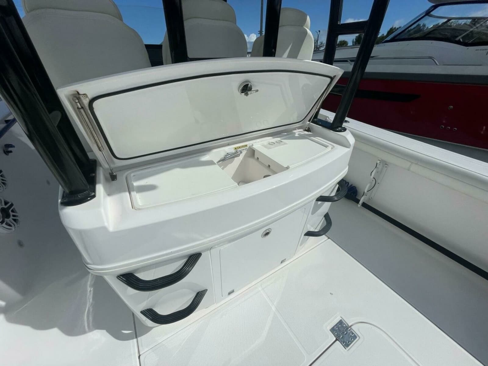 2022 Everglades 335 Center Console - Photo 11
