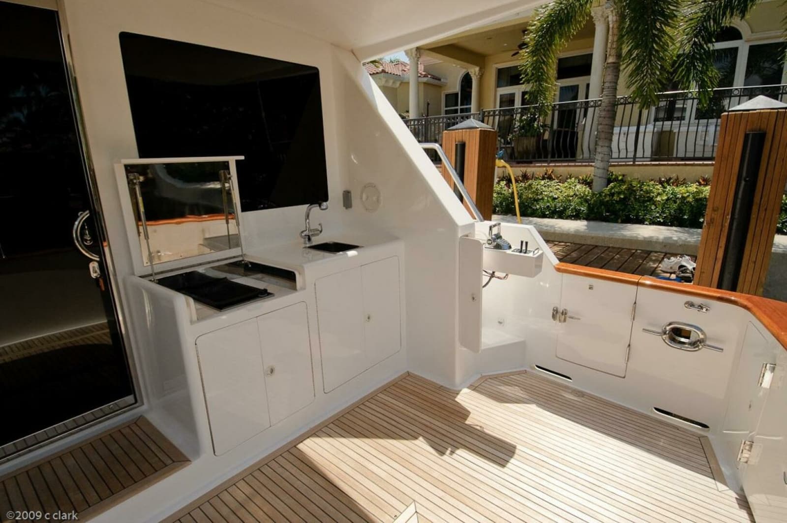 2005 Ocean Alexander 58 Motor Yacht - Photo 3