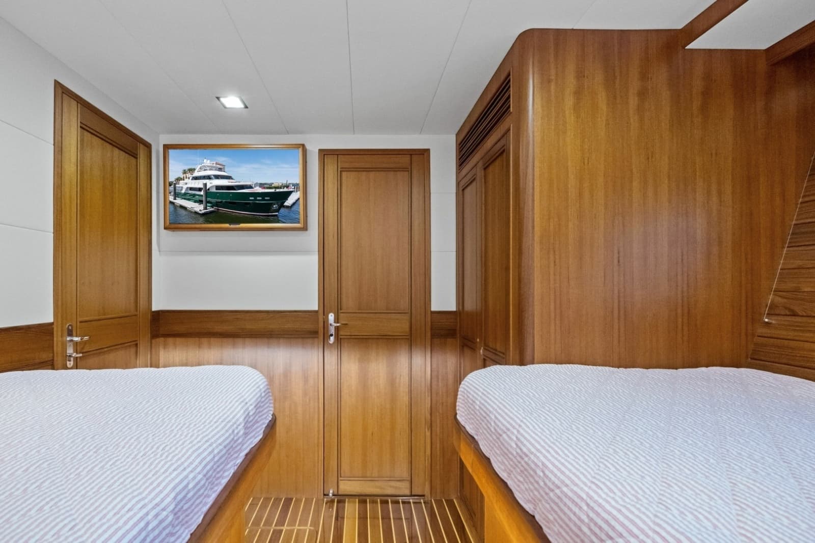 2024 Marlow 90V - Photo 97
