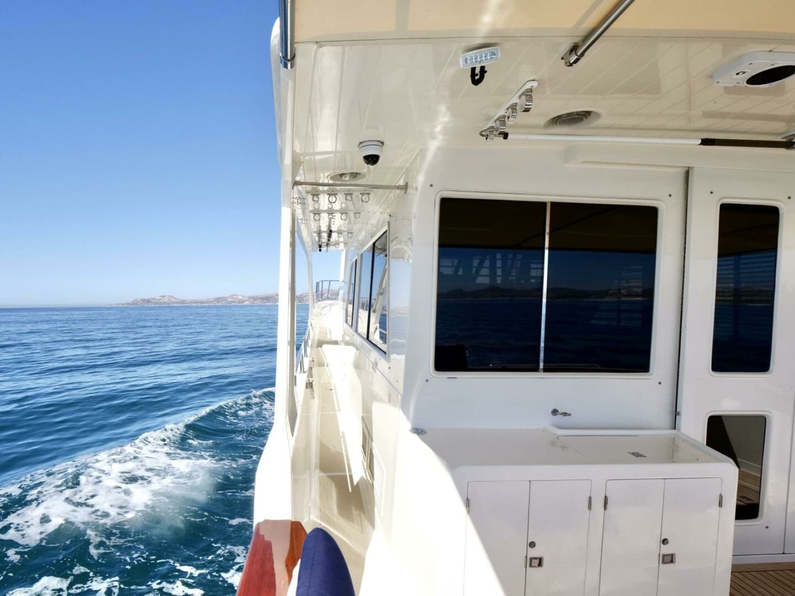2000 Offshore Yachts 62 Pilothouse - Photo 52