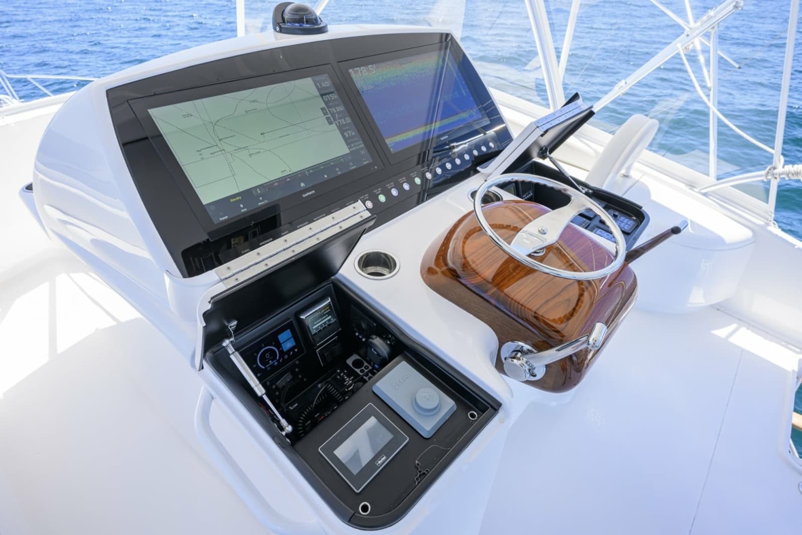 2024 Viking 54 Convertible - Photo 32
