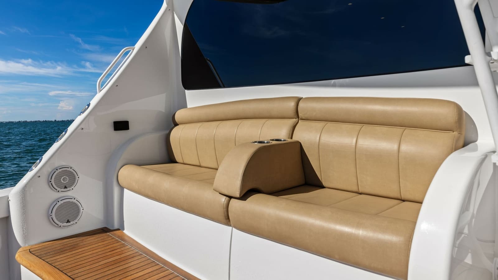 2018 Viking 62 Enclosed Bridge - Photo 10