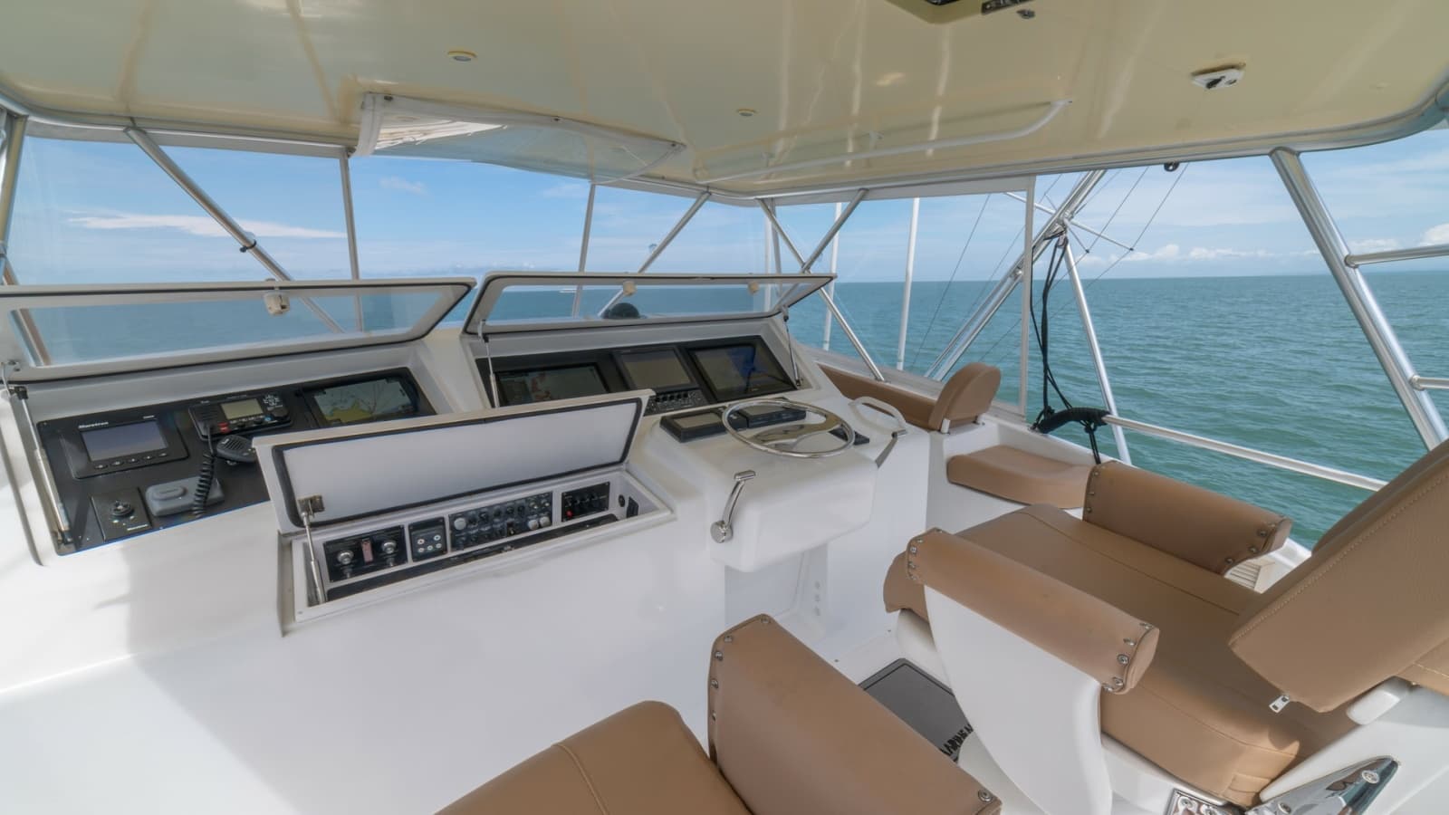 2002 Viking 61 Convertible - Photo 54