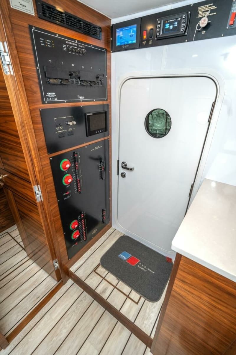 2025 Viking 90C - Photo 65