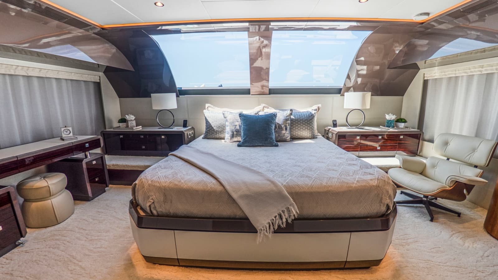 2024 Ocean Alexander 28E - Photo 15