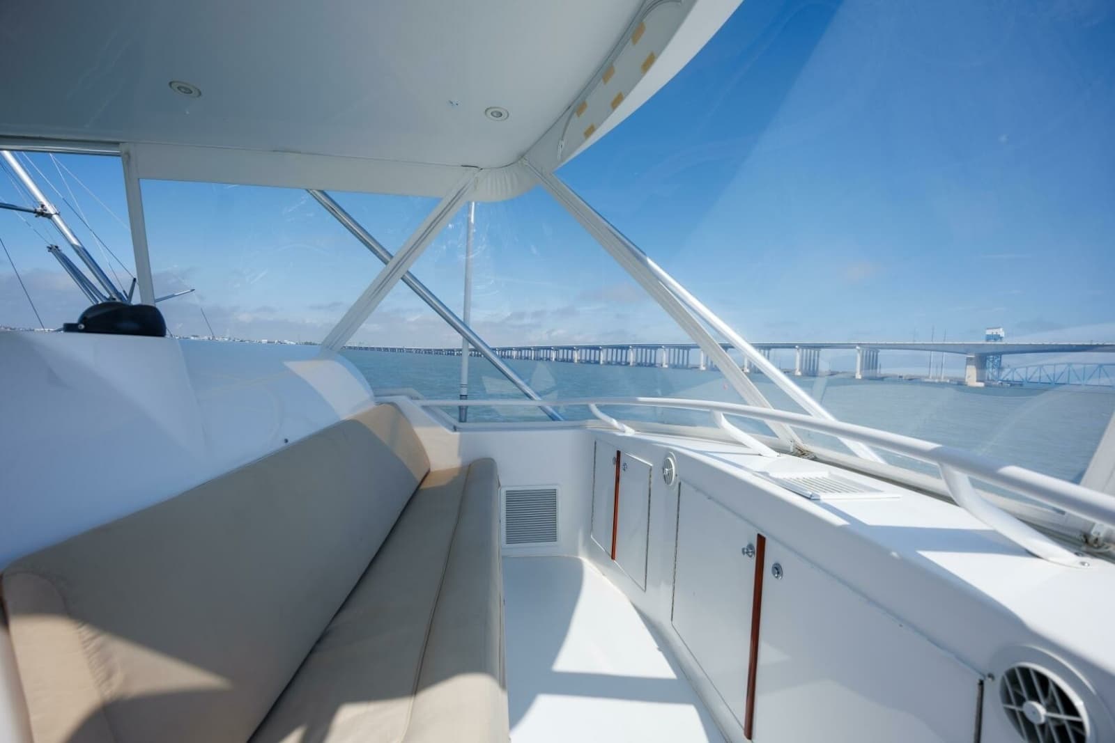 2002 Hatteras 50 Convertible - Photo 20