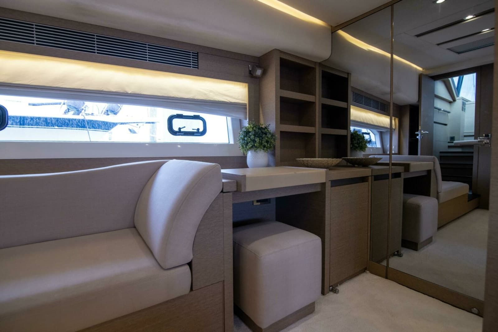 2018 Prestige 680 Flybridge - Photo 20