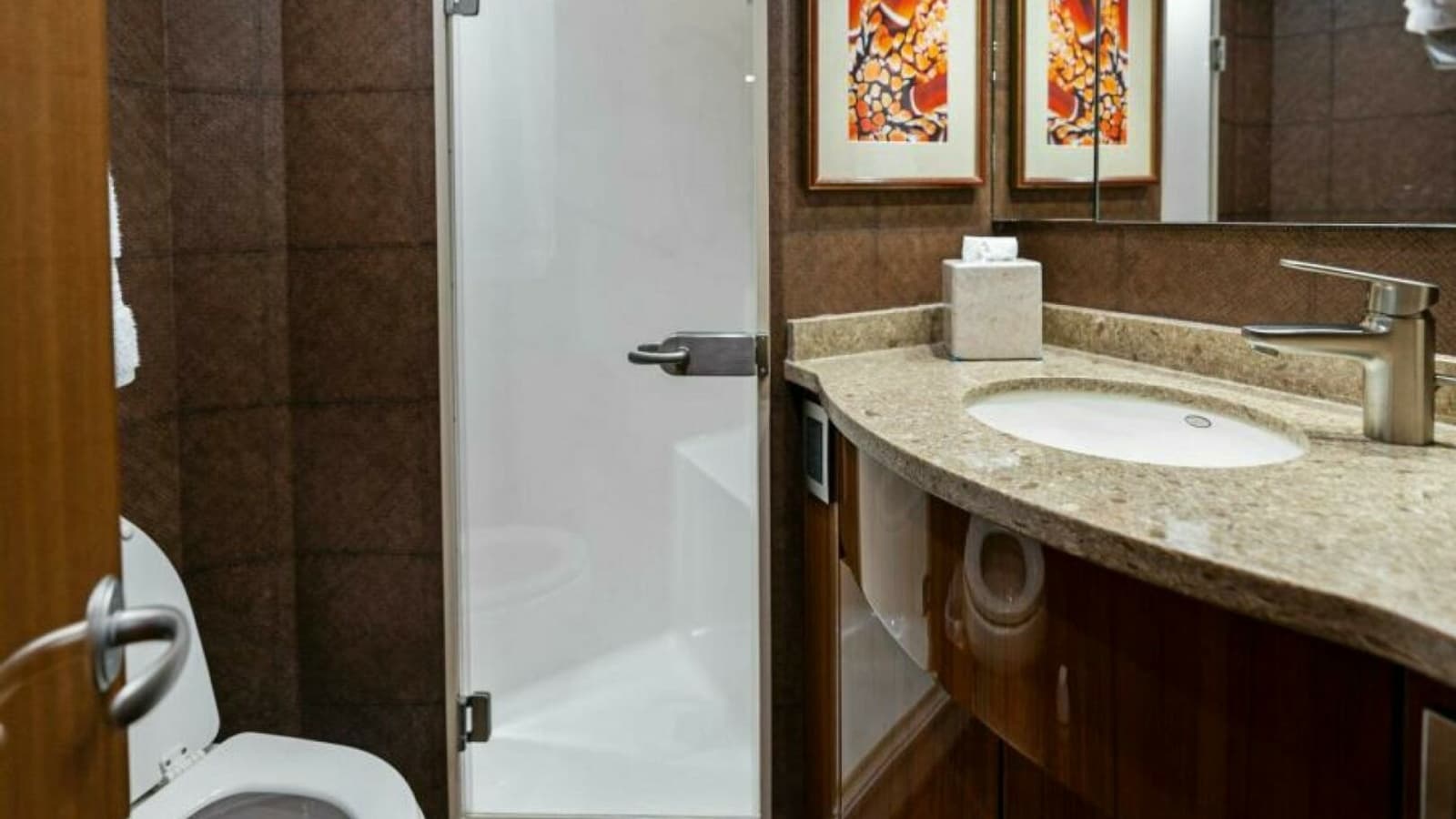 2013 Viking 55 Convertible - Photo 20