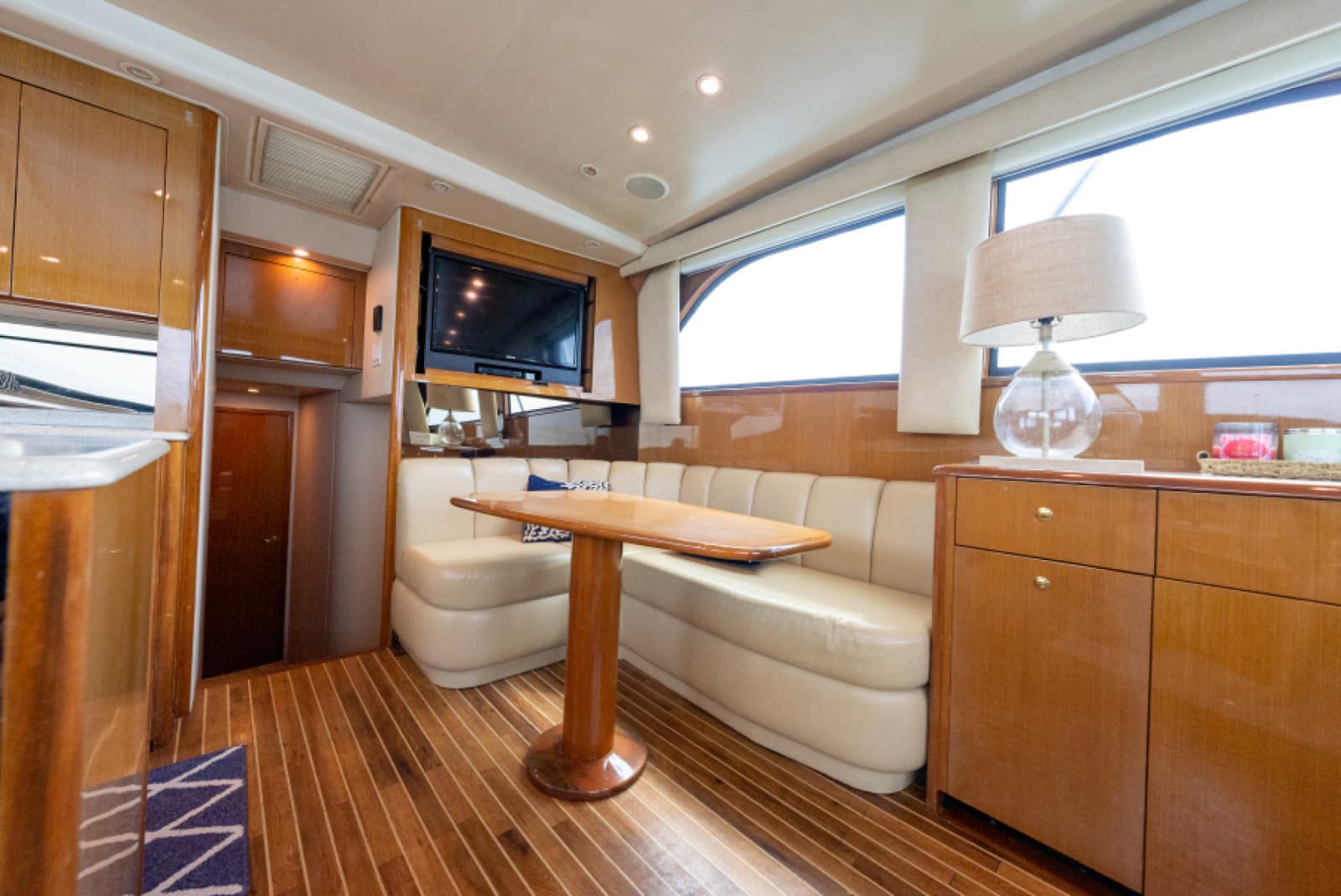 2003 Viking 45 Convertible - Photo 23