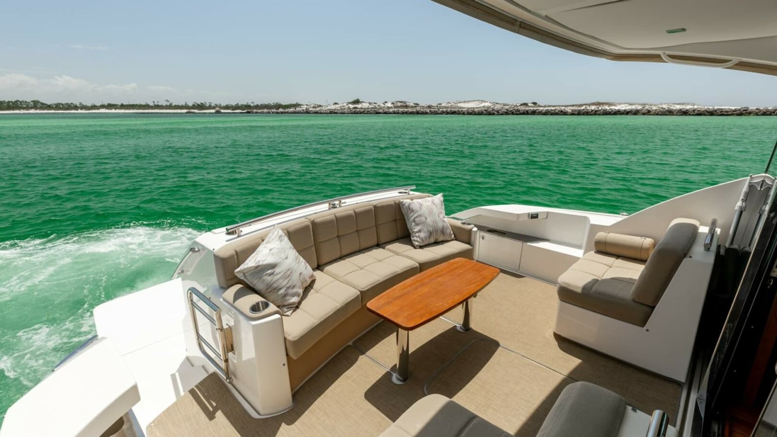 2015 Tiara Yachts 44 Coupe - Photo 39