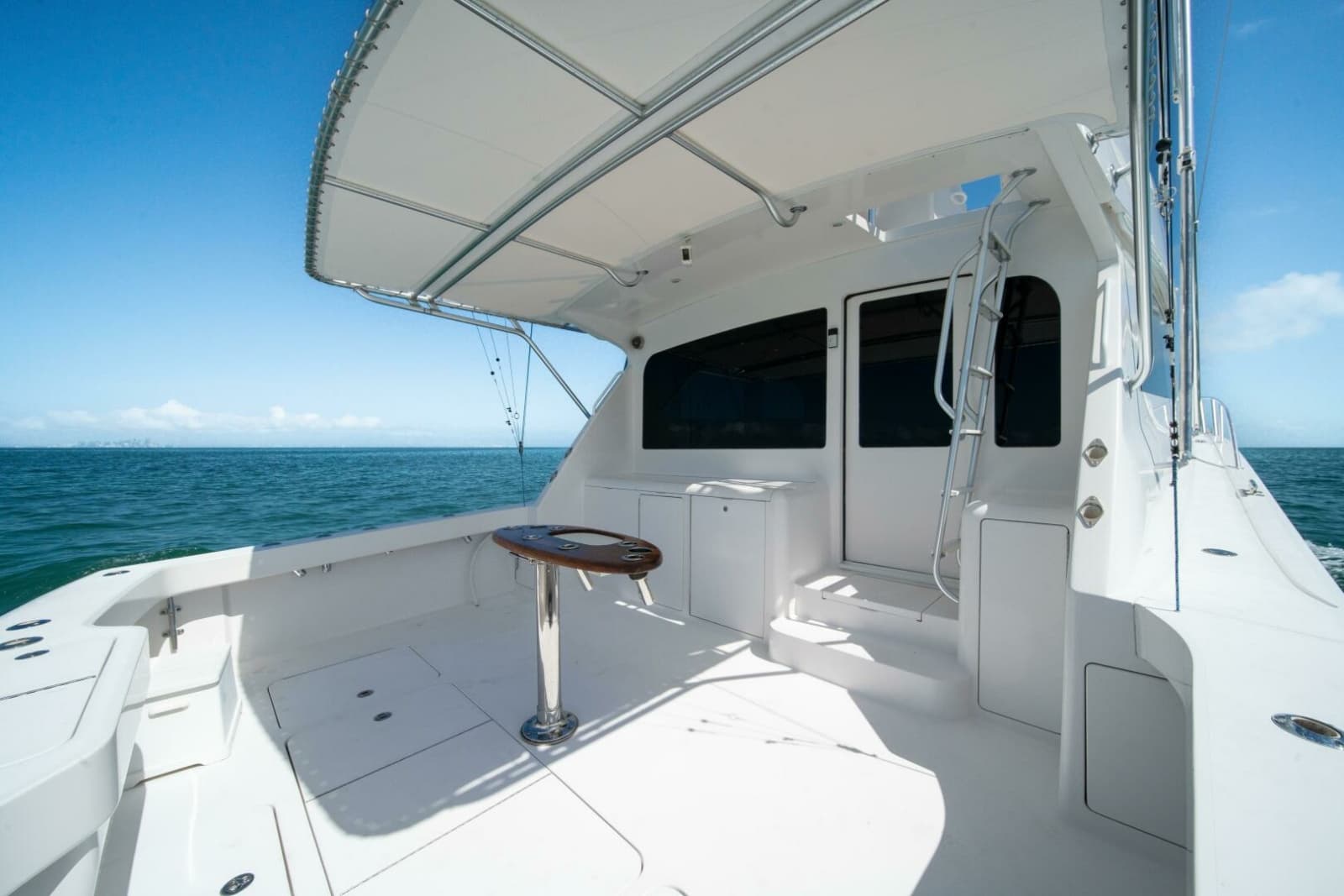 2006 Viking 52 Convertible - Photo 4