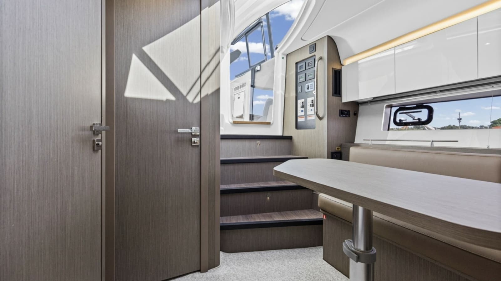 2022 Beneteau 41 Grand Turismo - Photo 2