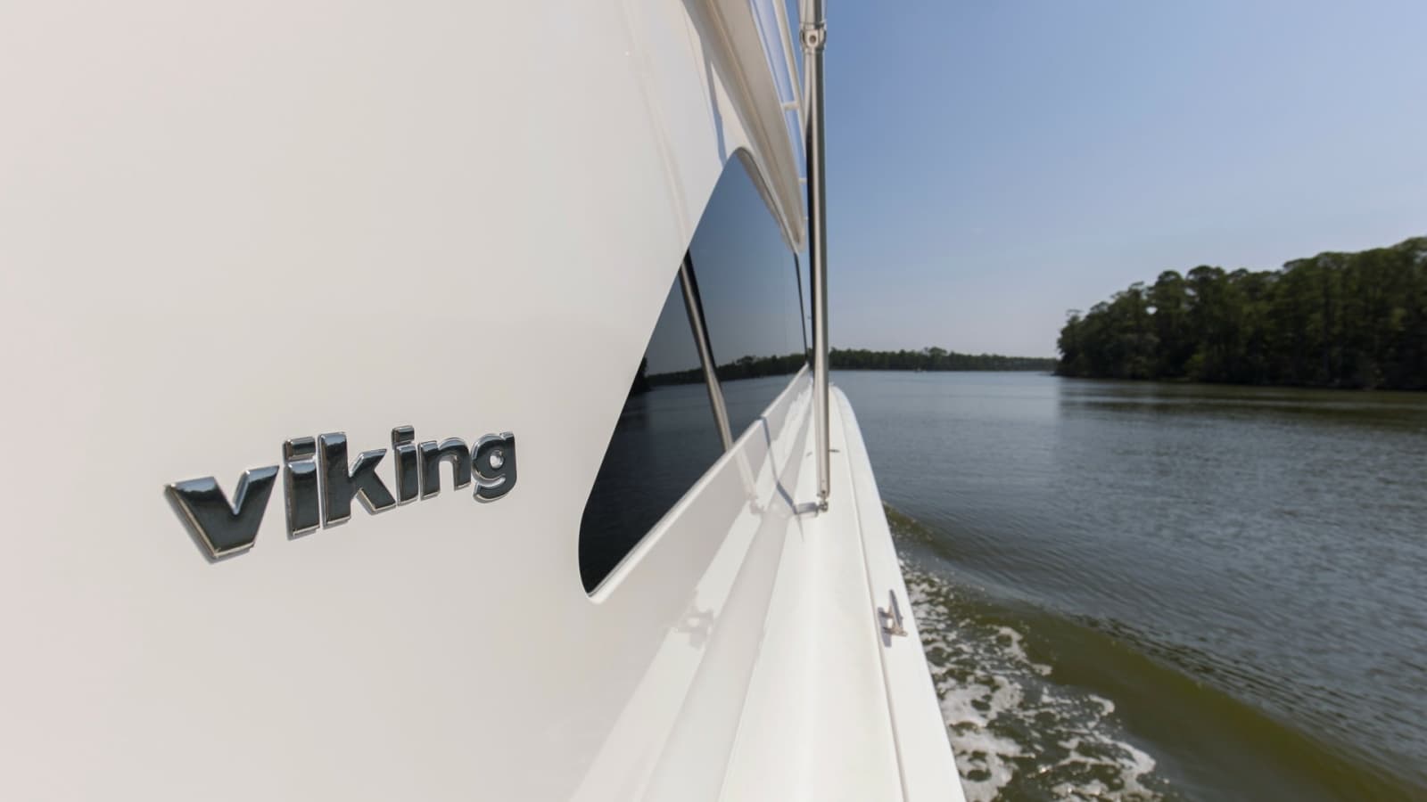 2005 Viking 61 Enclosed Bridge - Photo 59