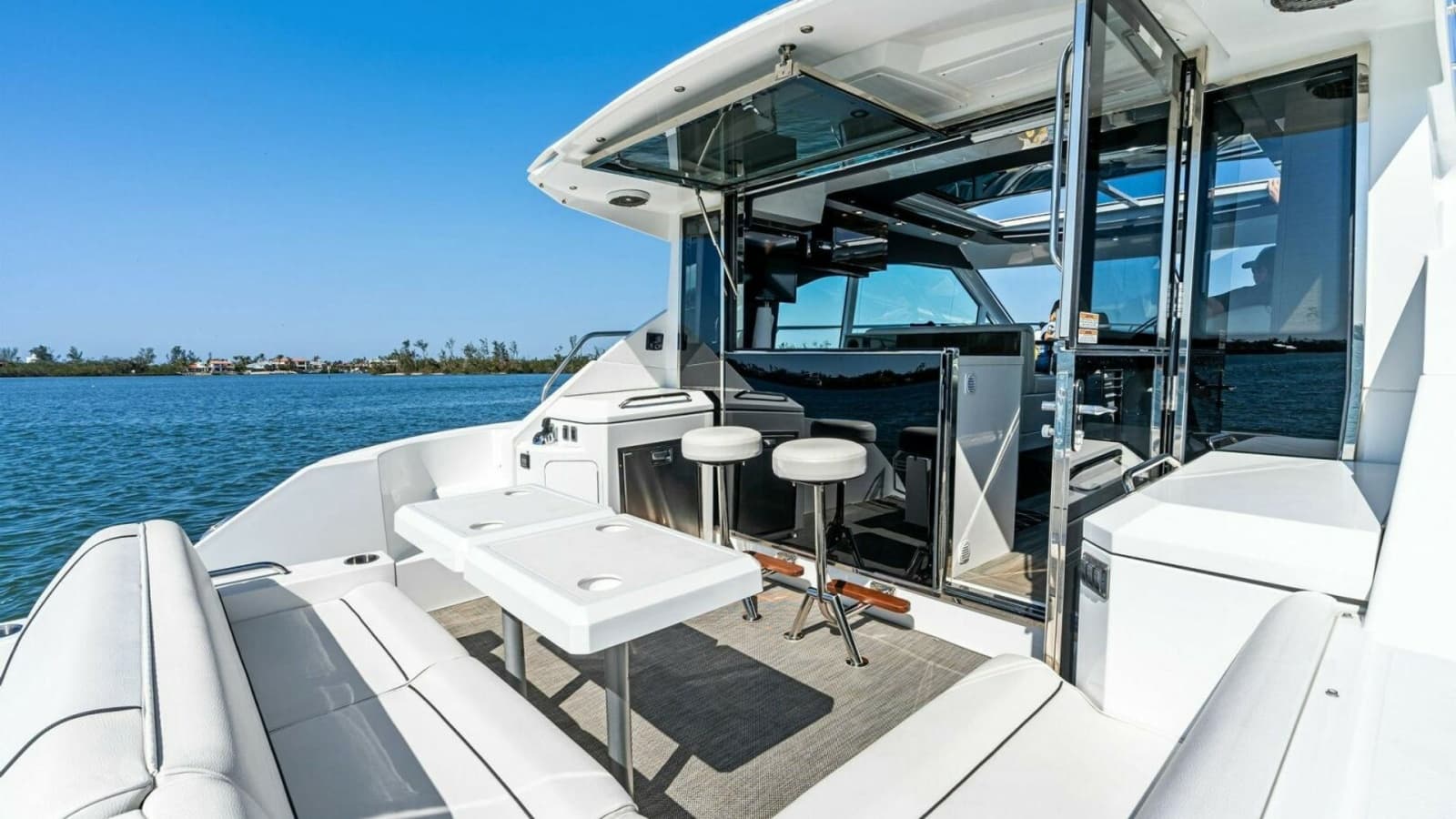 2019 Cruisers Yachts 45 Cantius - Photo 25