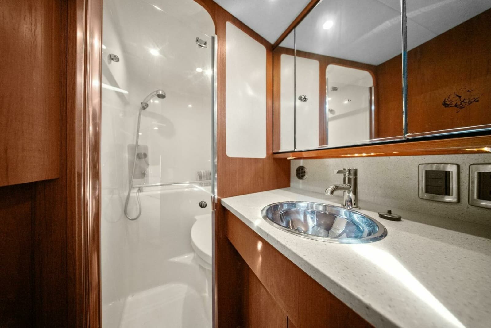 2008 Tiara Yachts 3500 Sovran - Photo 13