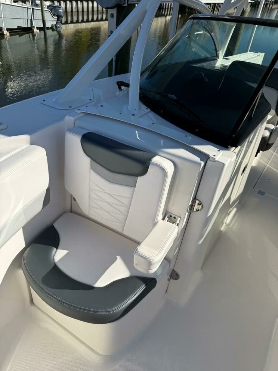 2021 Robalo R317 - Photo 6