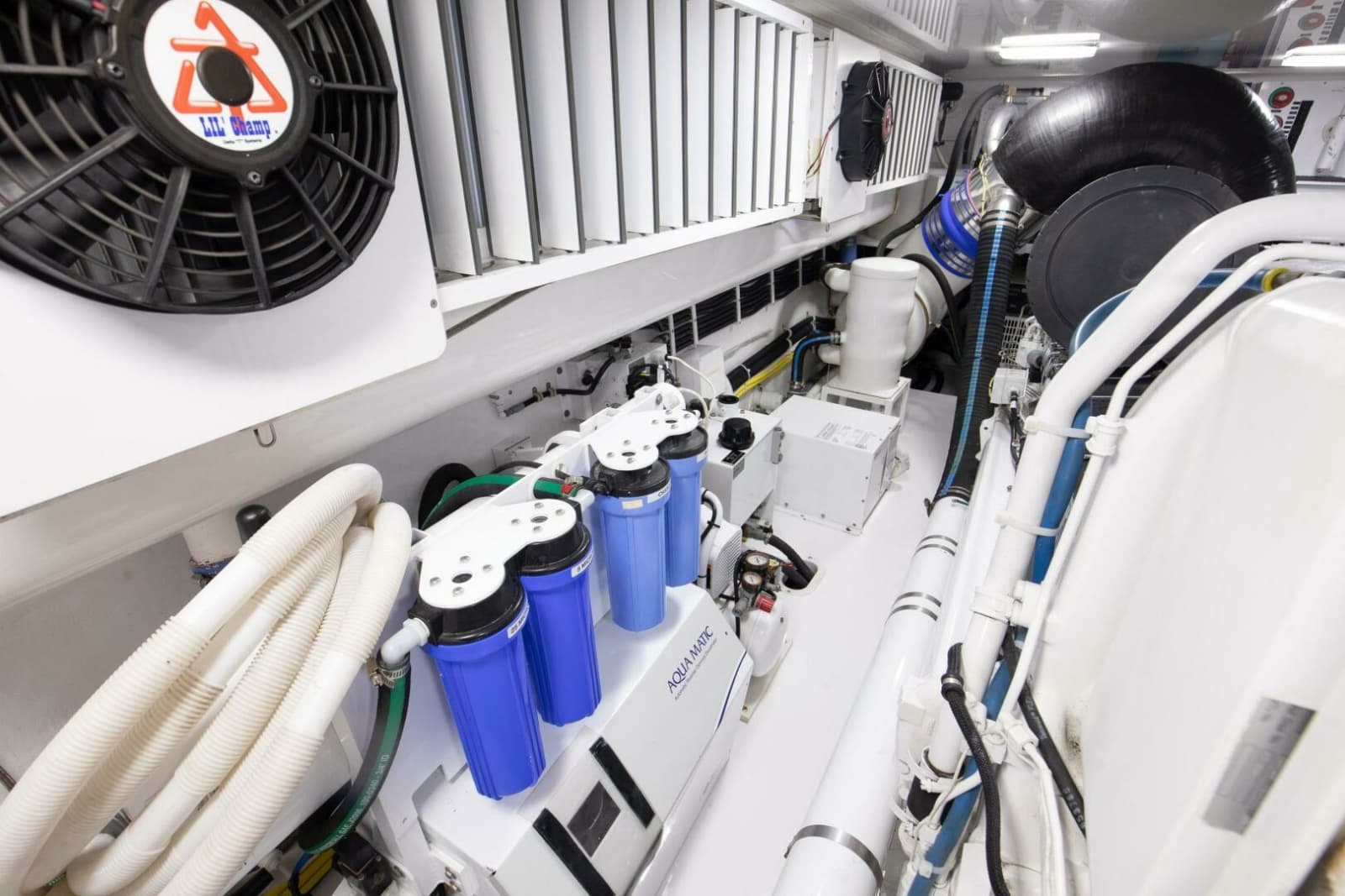 2015 Viking 70 Convertible - Photo 27
