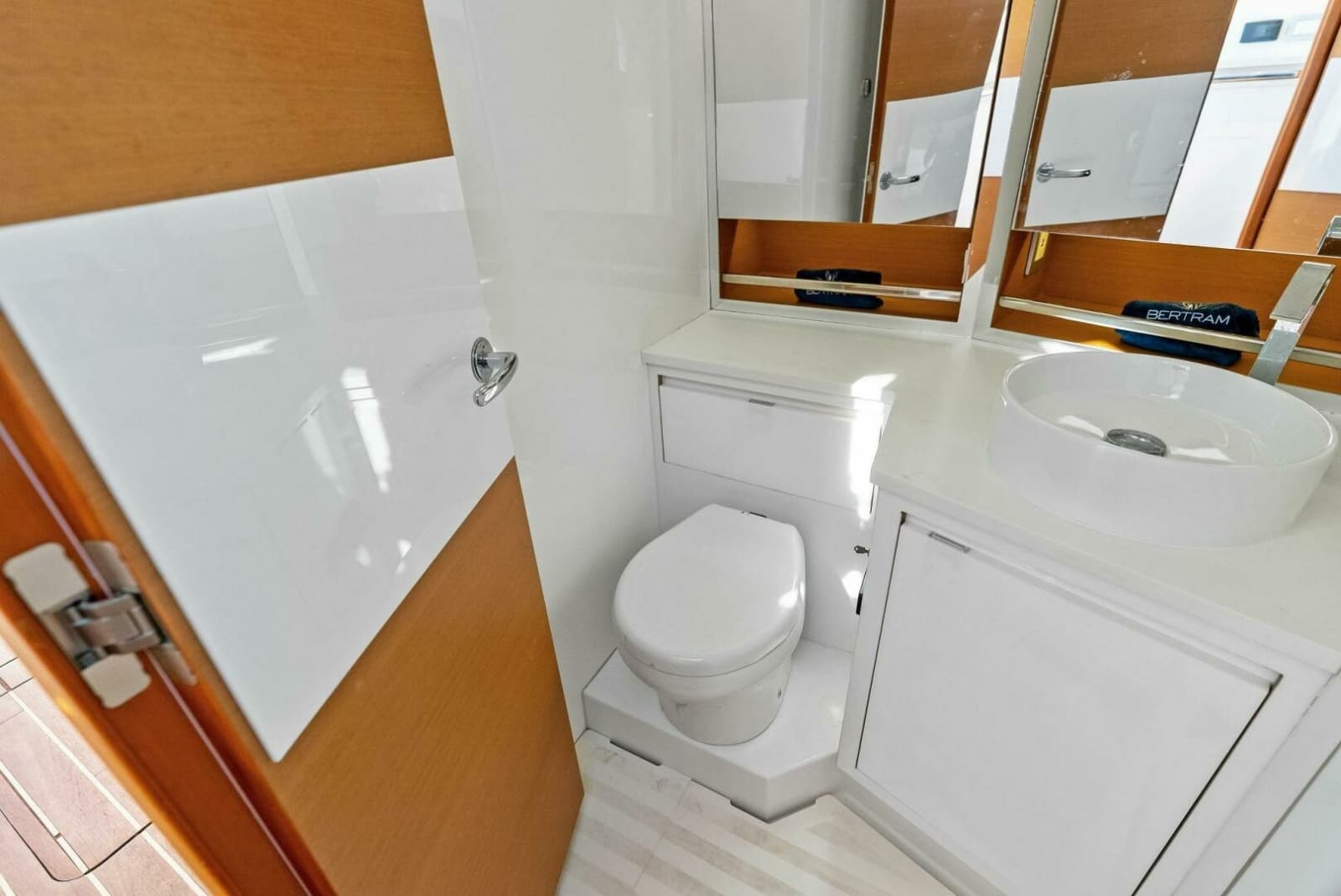 2017 Bertram 35 Flybridge - Photo 8