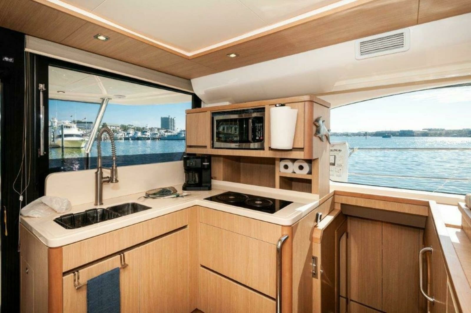 2018 Aquila 44 Yacht - Photo 17