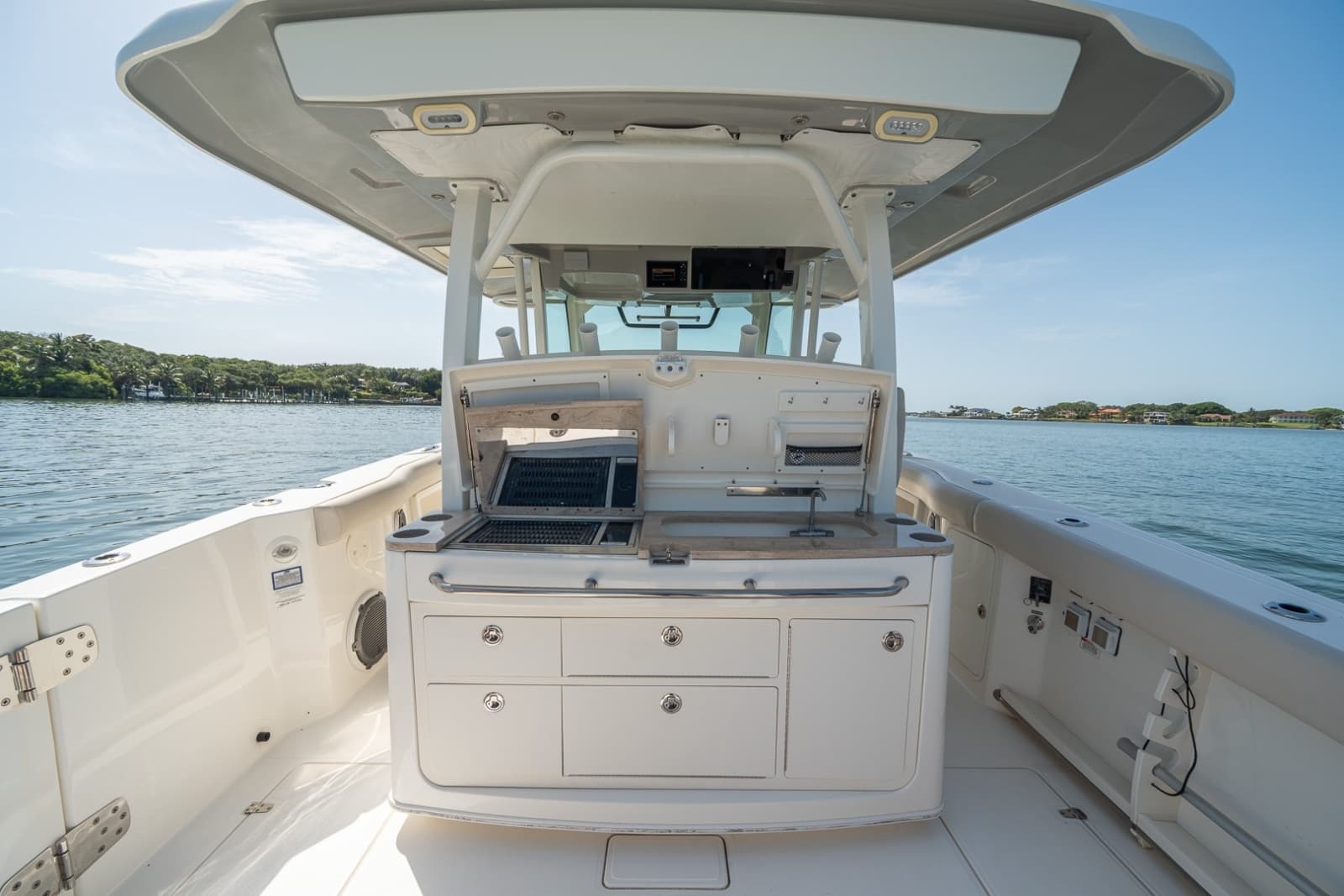 2021 Boston Whaler 380 Outrage - Photo 24